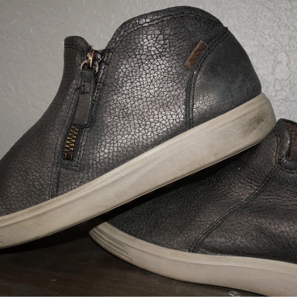 Ecco - Picture 3 of 5